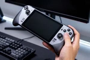 Yes, the Xbox Ally isn't an Xbox console, and that's the point -- it's a Windows handheld by design, - Professional coverage
